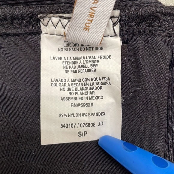 BECCA fine line halter bikini top in women’s size s/p - Picture 11 of 13